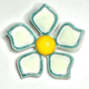 Vintage Brooch Enamel Metal Flower Vtg Estate Costume Jewelry AU09